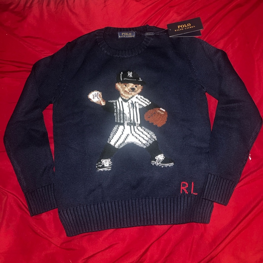 Women's Polo Ralph Lauren New York
Yankees navy sweater